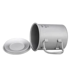 Titan Becher mit Klappgriff und Deckel
